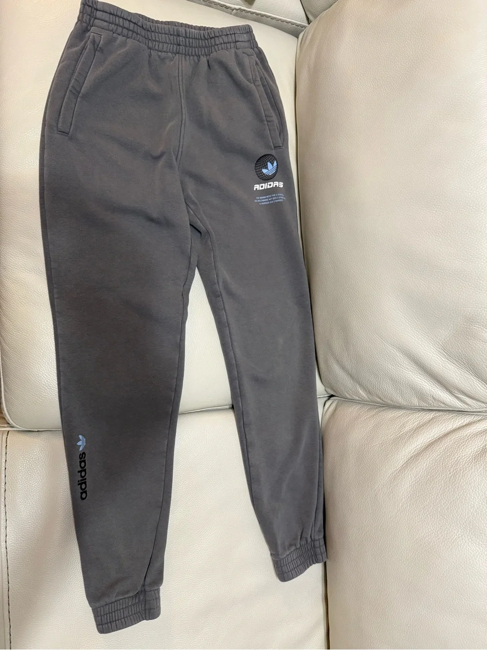 Adidas Men’s Gray Logo Jogger Pants Small